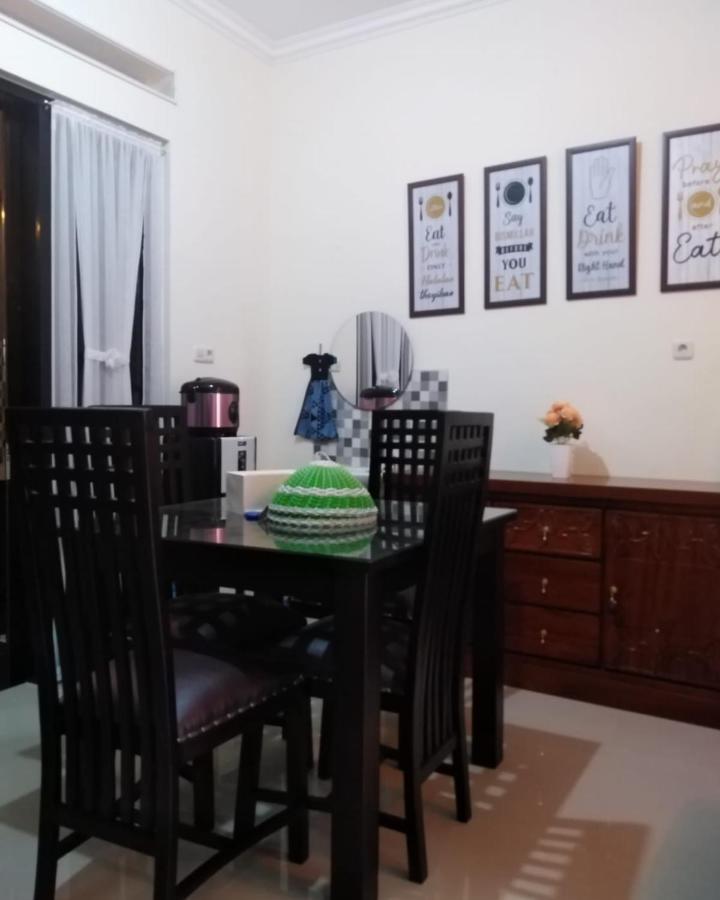 Family Villa Syariah C-37 Batu Exterior photo